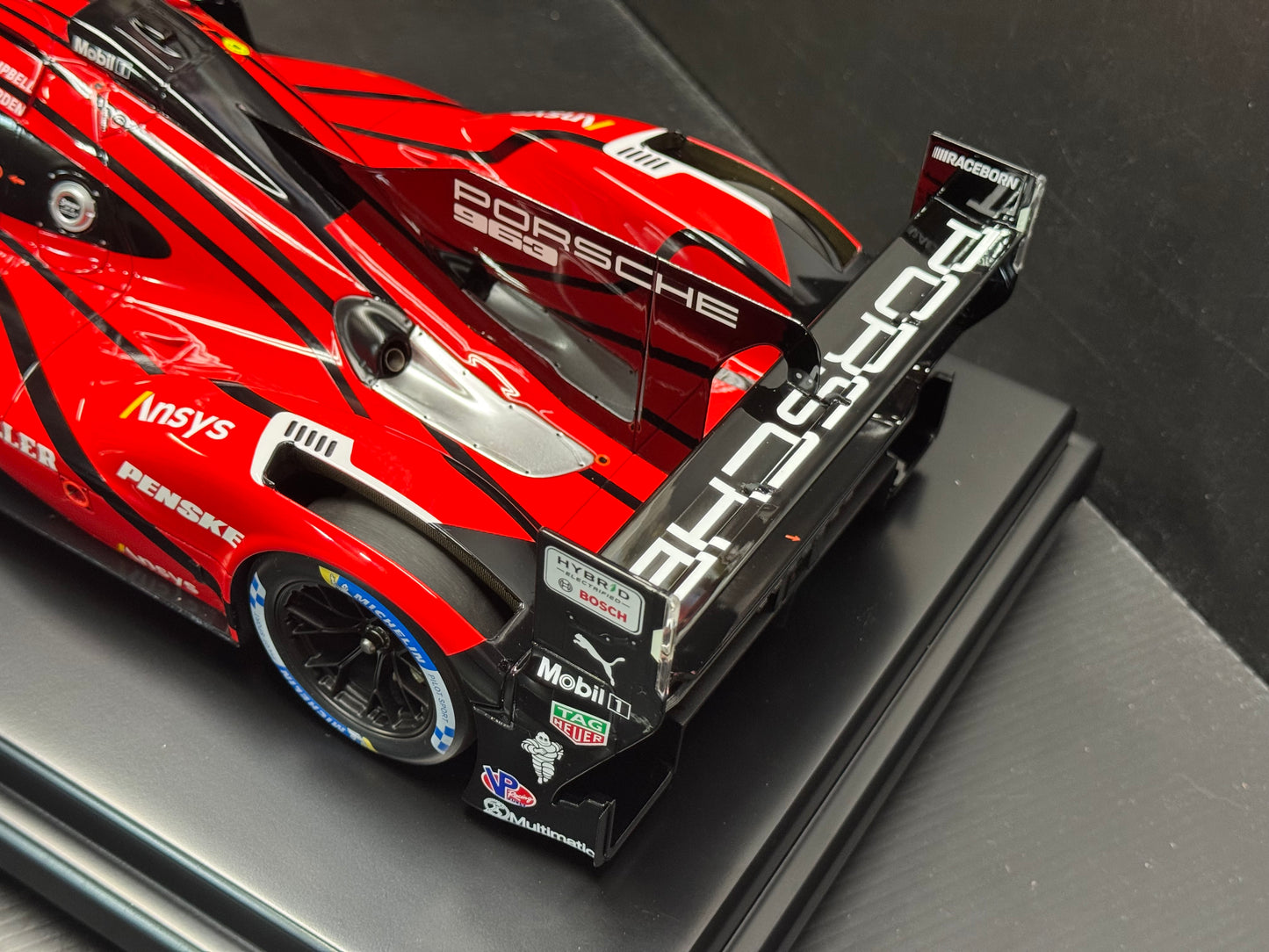 Porsche 963 LMDH #7 Porsche Penske 24h Daytona 2024 1/12 Spark w/ Display Case
