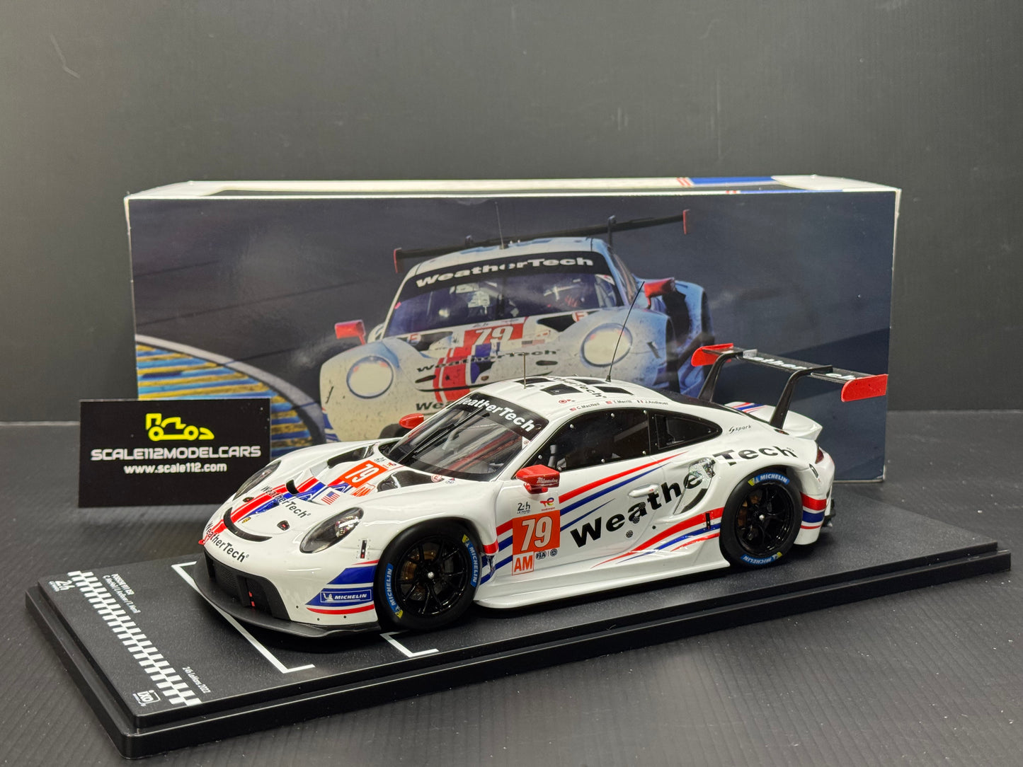 PORSCHE 911 RSR-19 #79 2ND PL GTE AM 24H LE MANS 2022 1/18 DIECAST MODEL BY IXO