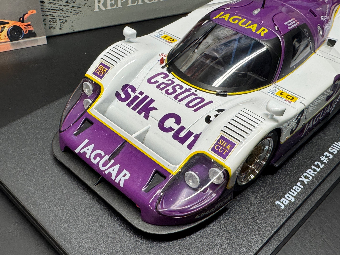 Jaguar XJR9 V12 Silk Cut Racing LeMans Winner 1990 Diecast 1:18 Scale CMR