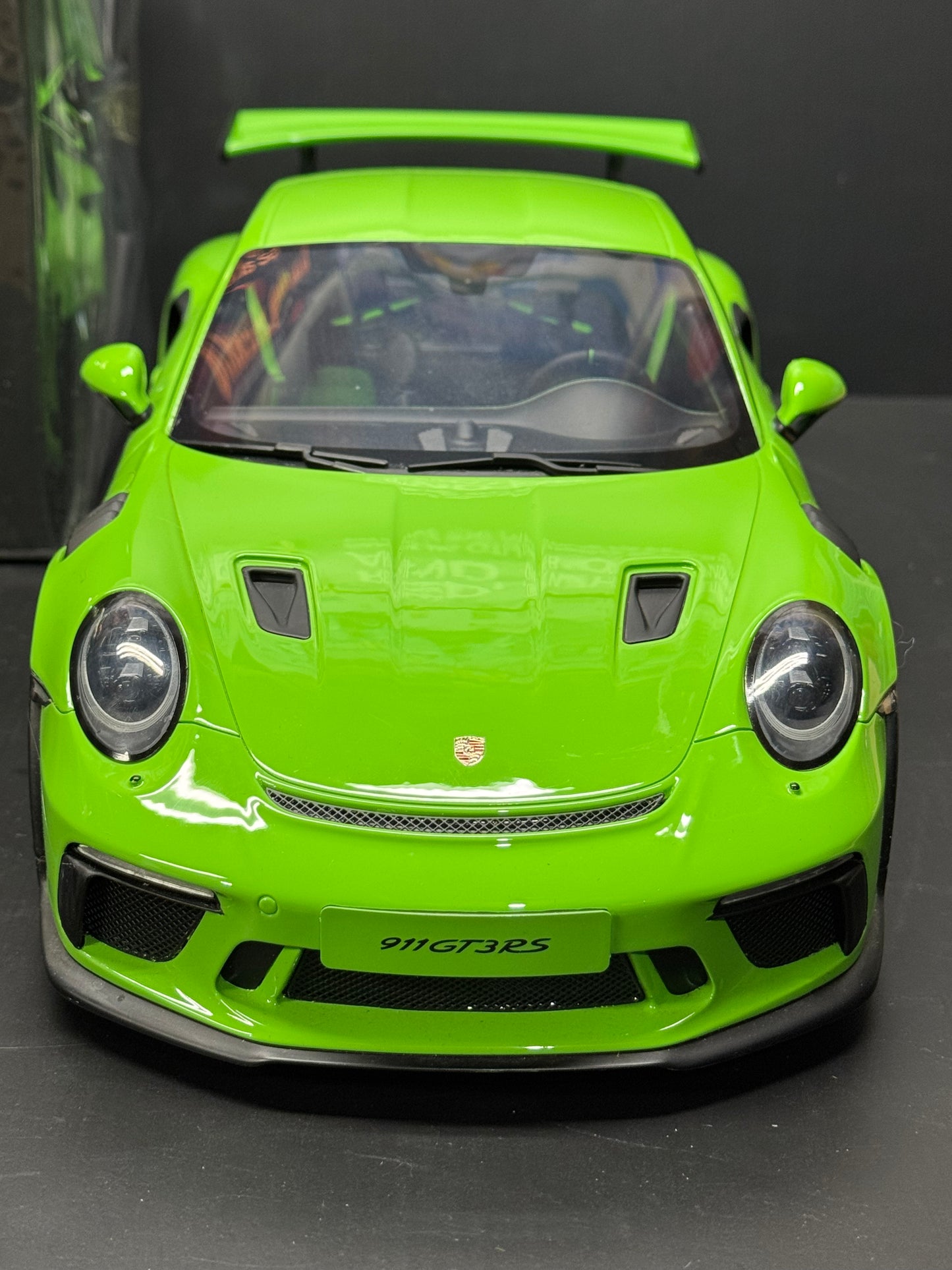 Porsche 911 991.2 GT3 RS Lizard Green 2019 1/12 Scale Model Car by GT Spirit GT917