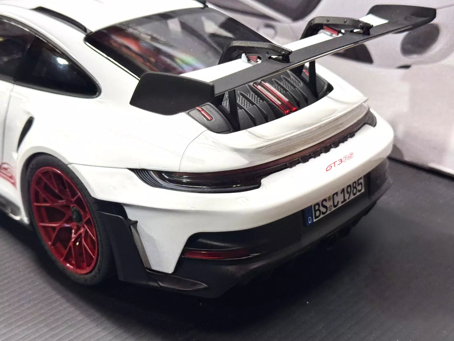 1/12 Scale Porsche 911/992 GT3 RS 2022 - White w/ Red Diecast Model Car by Norev