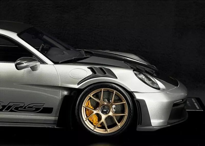 Porsche 911 992 GT3 RS Weissach Package Silver Metallic w/ Display Case - Dealer - 1/12 Spark