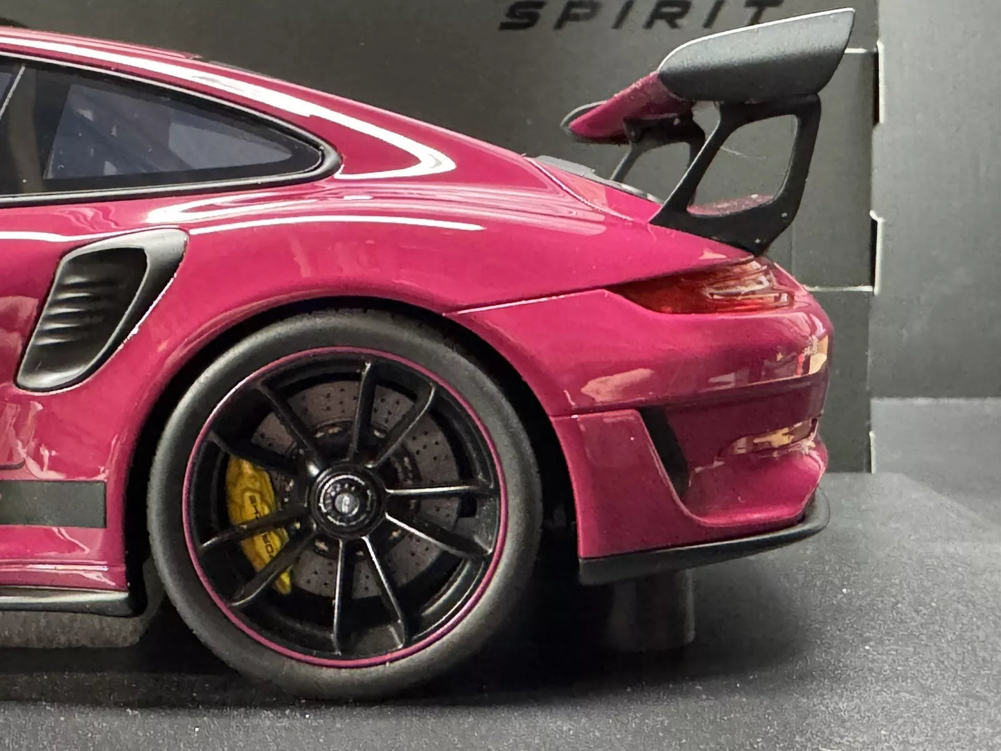 Porsche 911 991.2 GT3 RS Ruby Star Red 2019 1/18 Scale Model Car by GT Spirit GT911