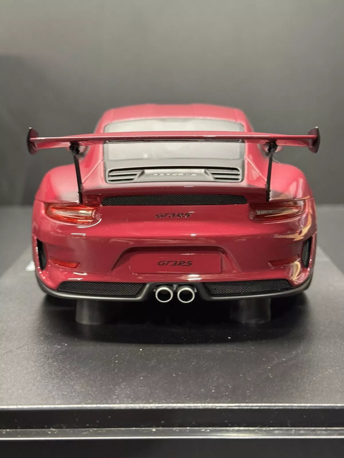 Porsche 911 991.2 GT3 RS Ruby Star Red 2019 1/18 Scale Model Car by GT Spirit GT911