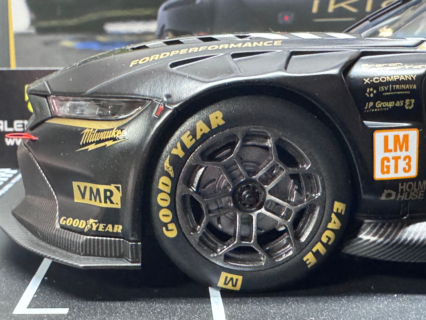 1/18 SCALE FORD MUSTANG GT3 PROTON RACING - 24H LE MANS 2024 - MODEL CAR BY IXO