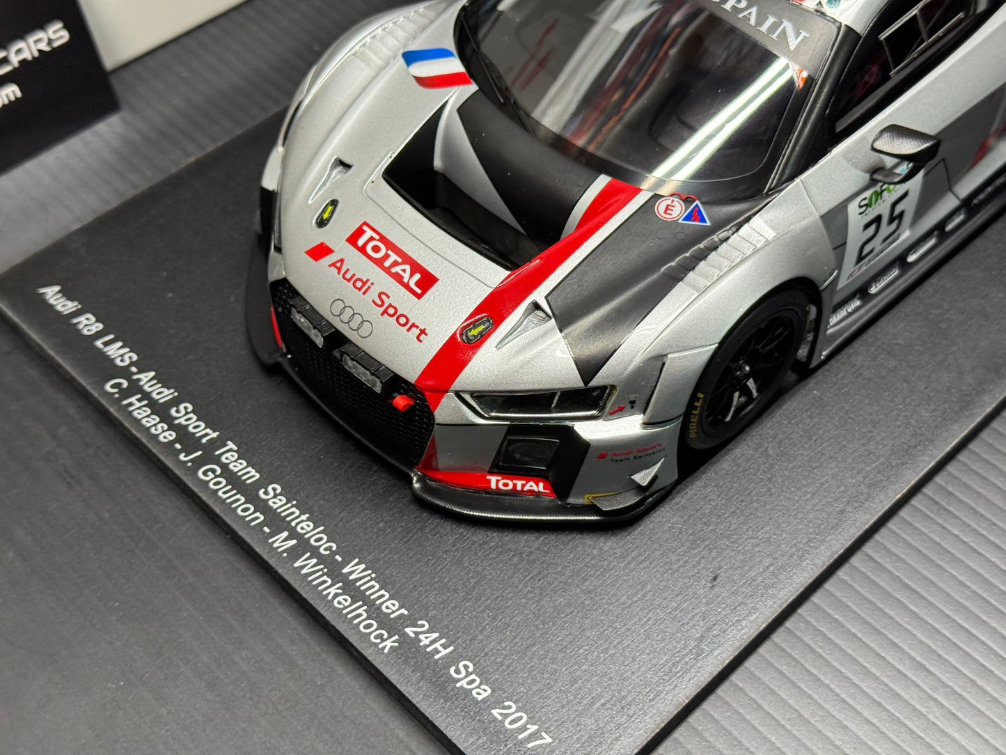 Audi R8 LMS GT3 Team Audi Sport 2017 Spa Winner Model Car 1/18 Scale Spark