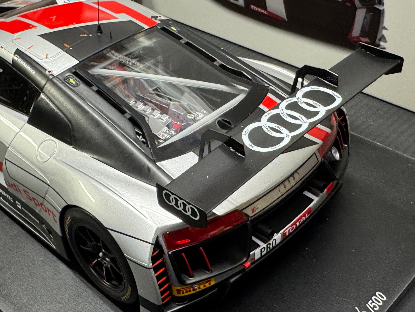 Audi R8 LMS GT3 Team Audi Sport 2017 Spa Winner Model Car 1/18 Scale Spark