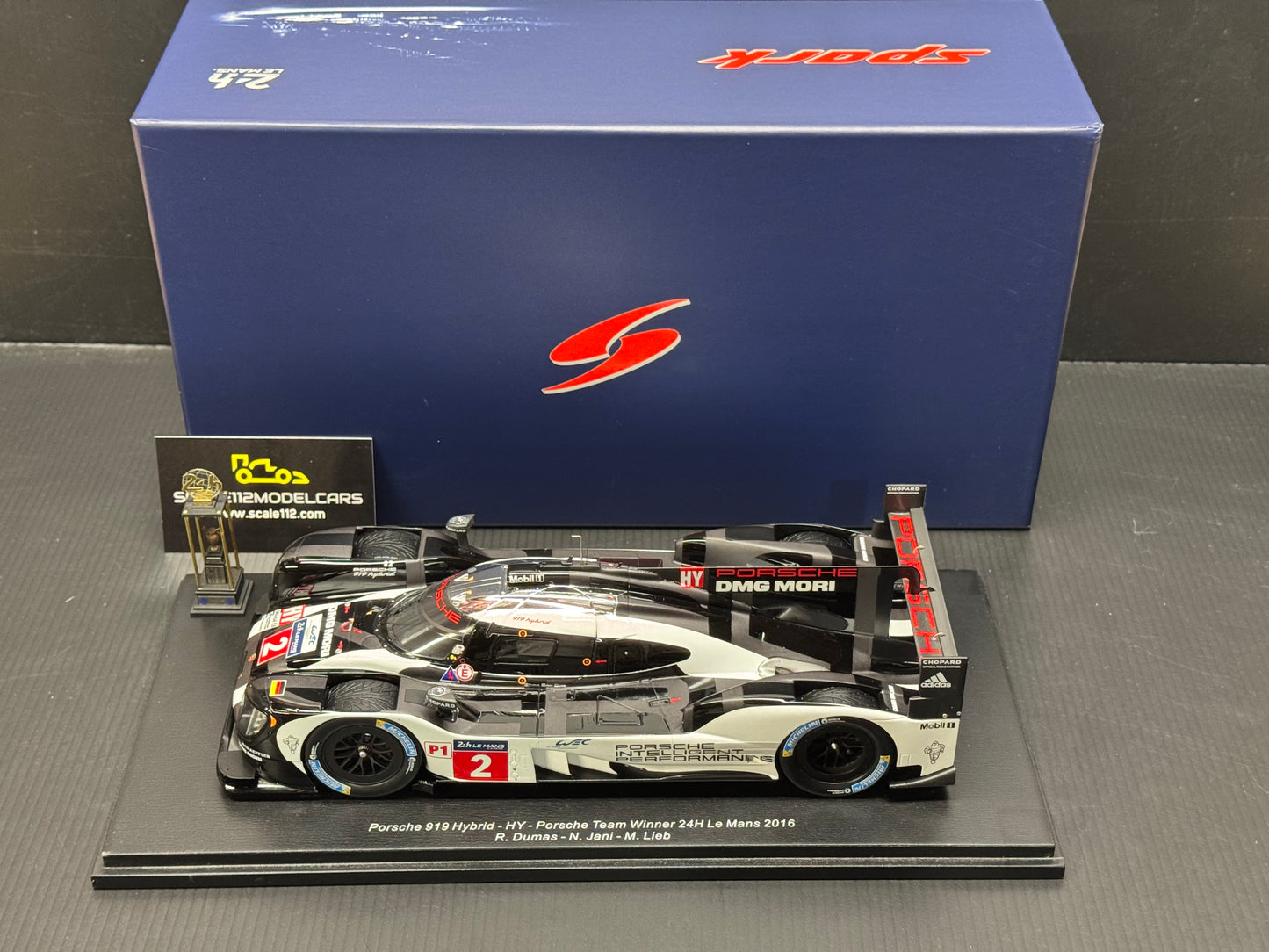 Porsche 919 Hybrid #2 Winner Le Mans 2016 Dumas Jani w/ Display Case 1/18 Spark