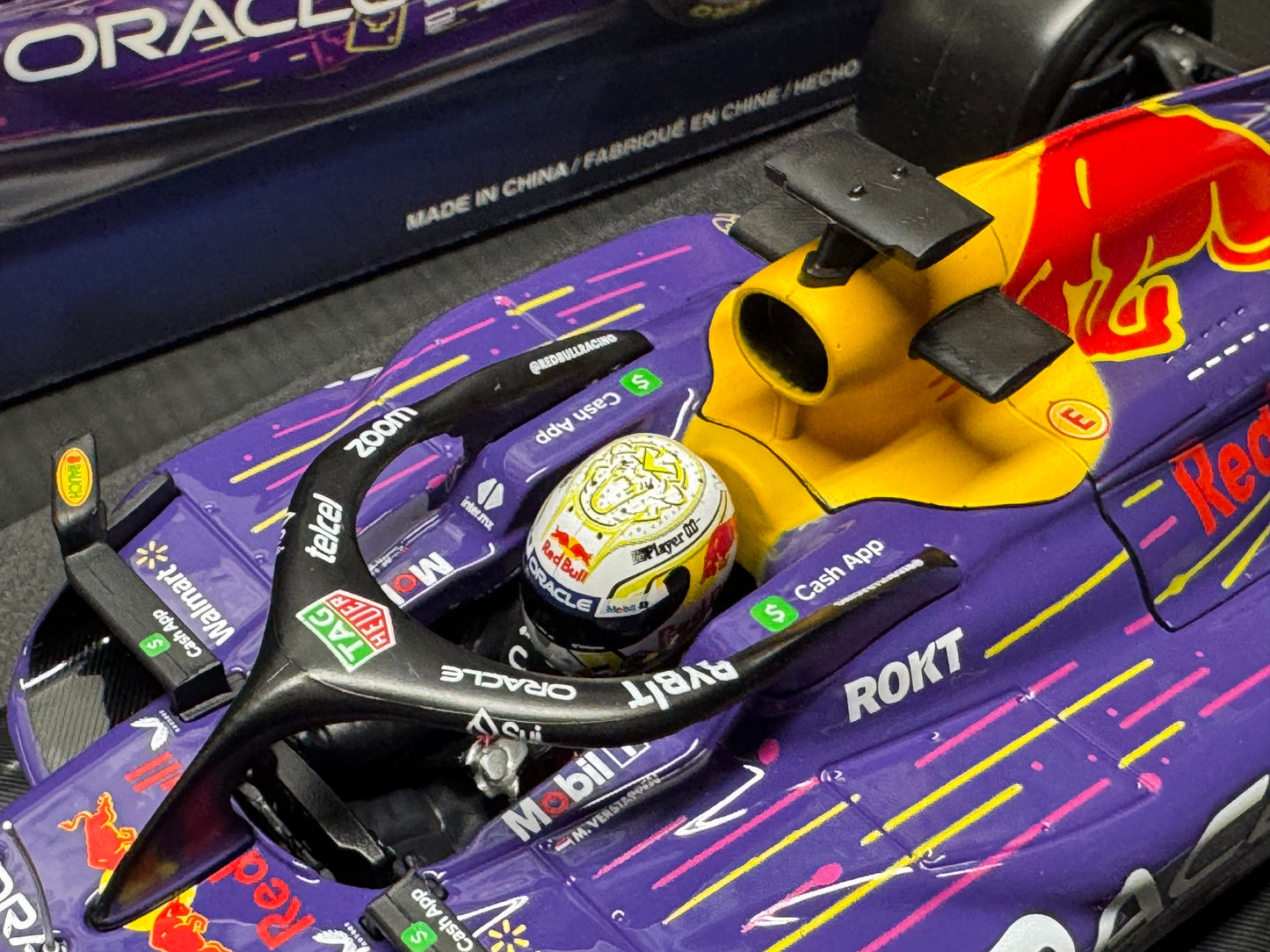 1/18 BBURAGO  RED BULL RB19 MAX VERSTAPPEN WINNER LAS VEGAS GP 2023 MODEL CAR