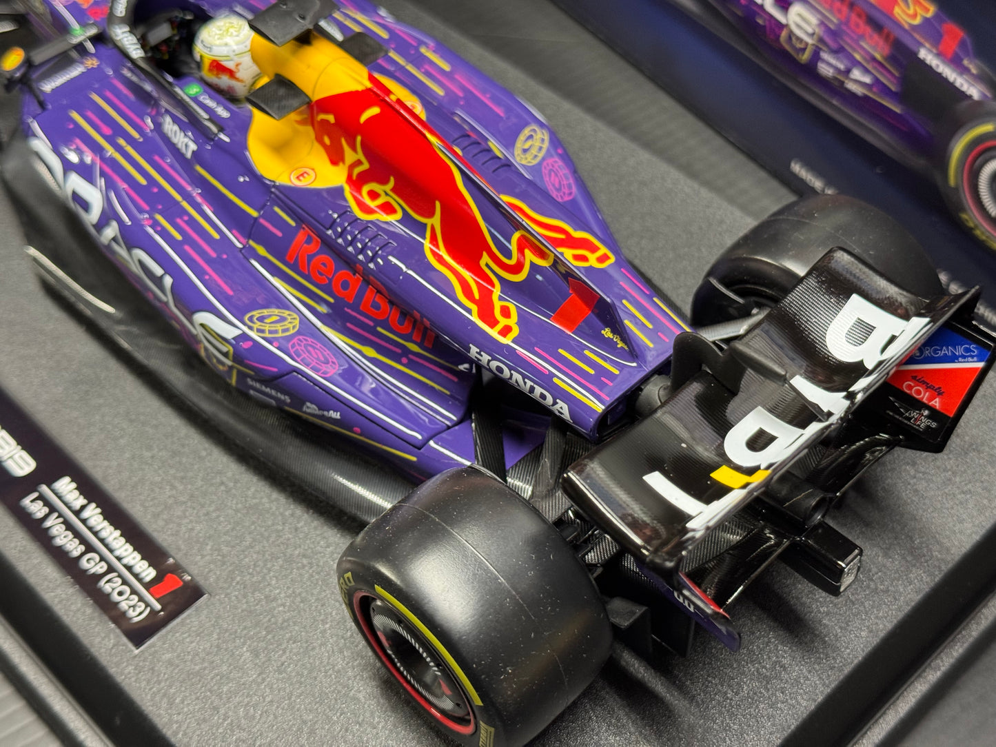 1/18 BBURAGO  RED BULL RB19 MAX VERSTAPPEN WINNER LAS VEGAS GP 2023 MODEL CAR