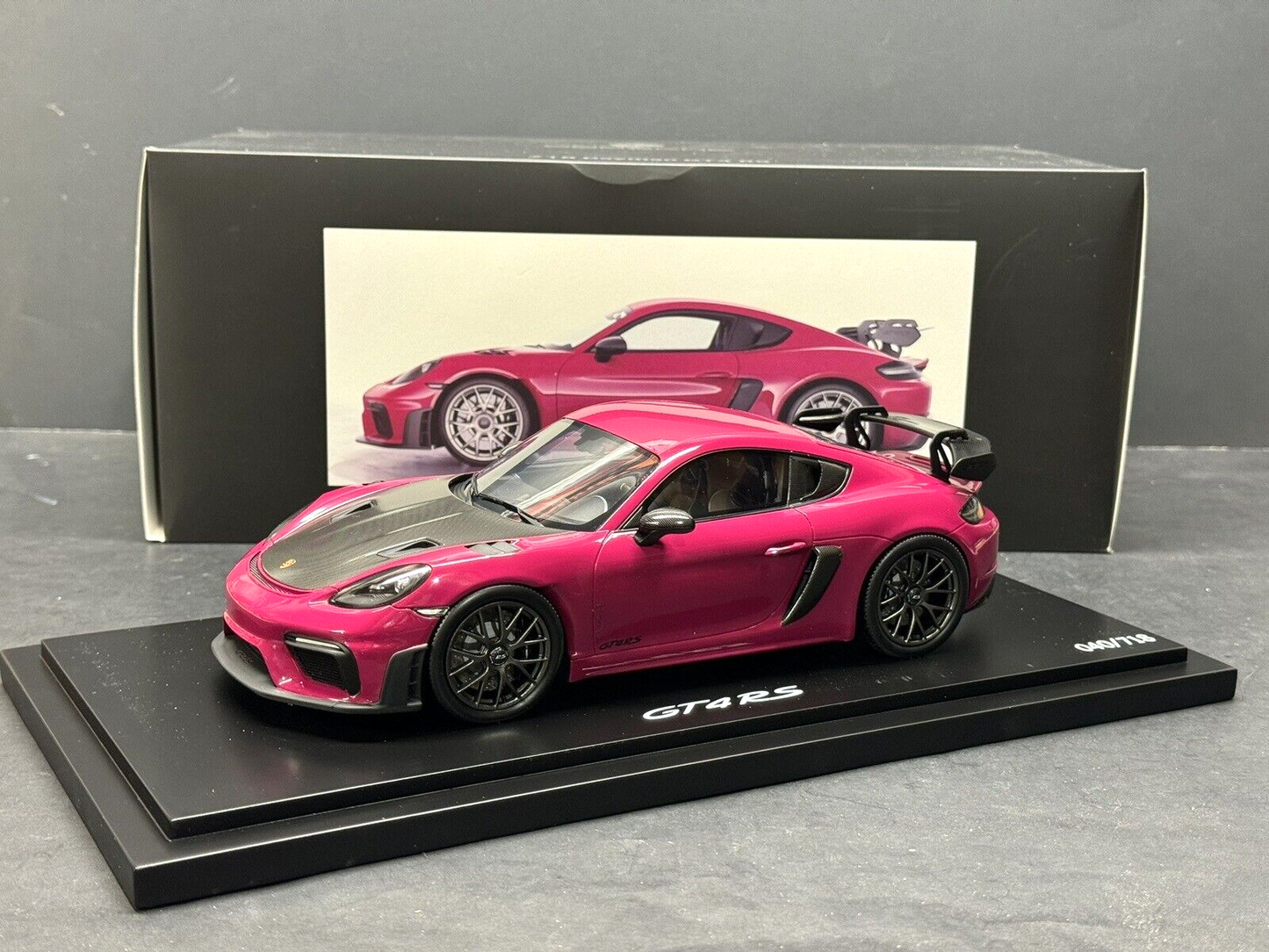 Porsche 718 GT4 RS Rubystone Red (982) w/ Display Case 1/18 Spark Dealer Edition