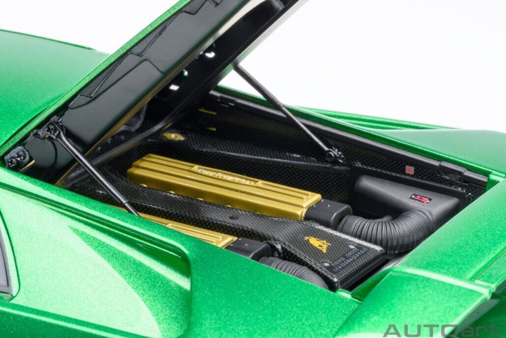 1/18 Scale Lamborghini Diablo SE30 JOTA 1994 Green Model Car by AUTOart