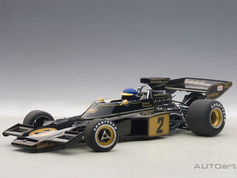 1/18 SCALE AUTOART LOTUS 72E 1973 RONNIE PETERSON #2 MODEL CAR