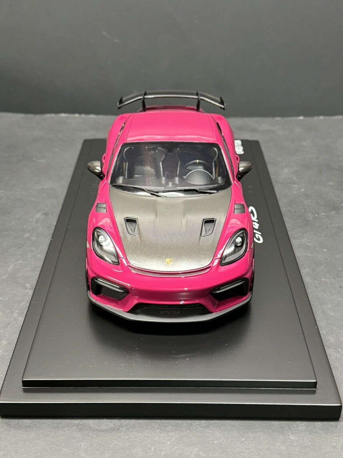 Porsche 718 GT4 RS Rubystone Red (982) w/ Display Case 1/18 Spark Dealer Edition