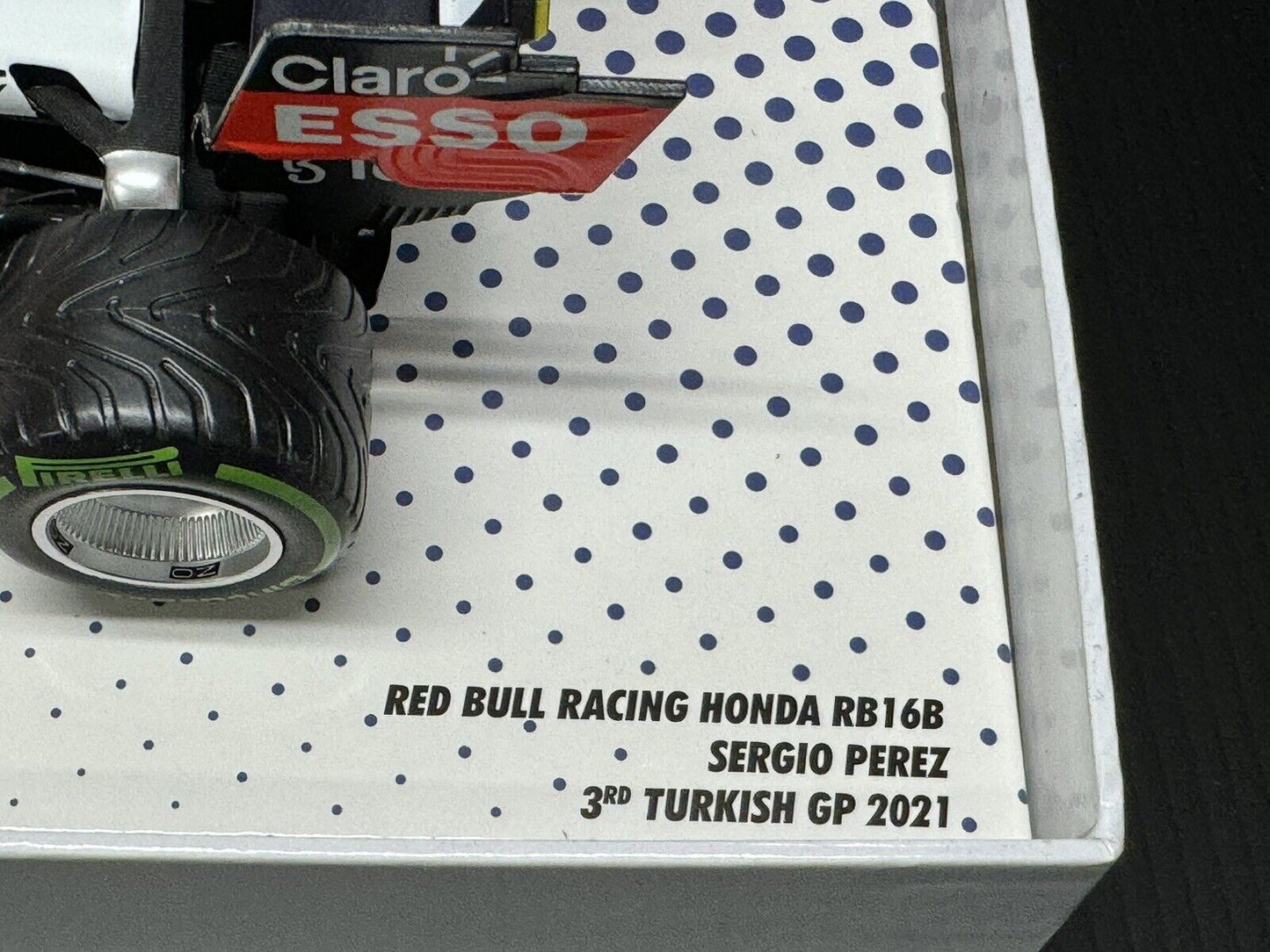 1/18 Minichamps 2021 Red Bull Racing RB16B #11 Sergio Perez Turkish GP Box Set