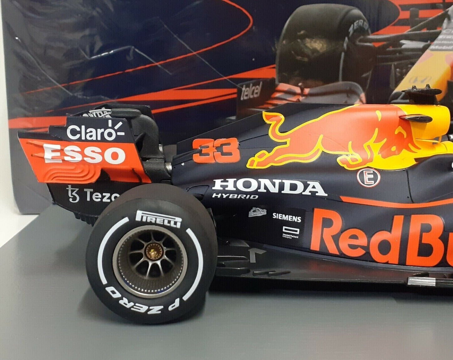 1/18 Spark 2021 Red Bull Racing RB16B #33 Max Verstappen Winner Monaco