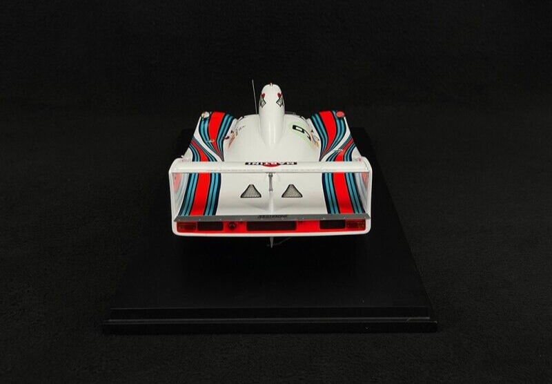 1/18 Spark PORSCHE 908/80 Sieger 24h Le Mans Martini Racing w/ Display Case