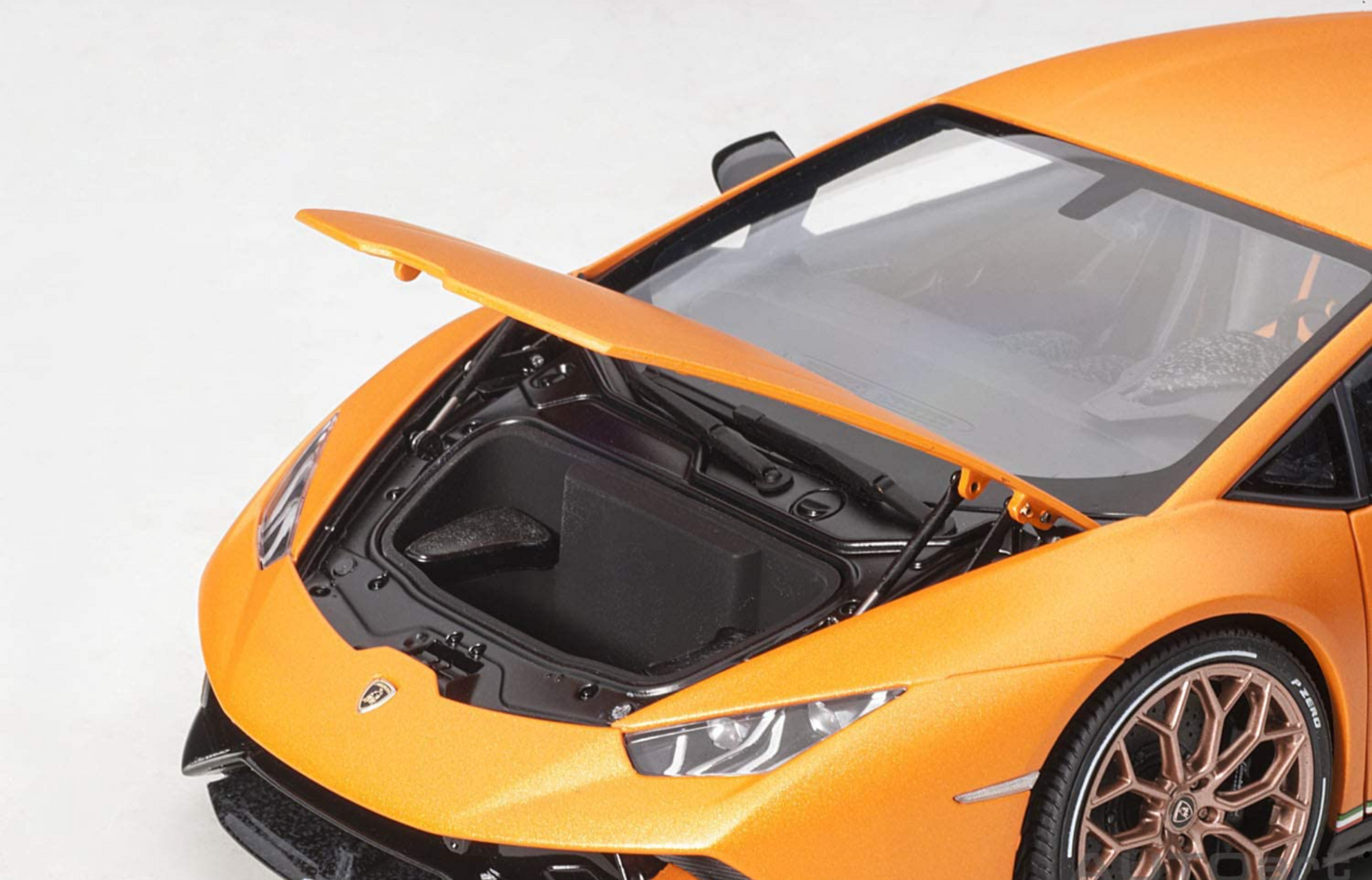 1/18 Scale Autoart Lamborghini Huracan Performante Matt Orange Model Car