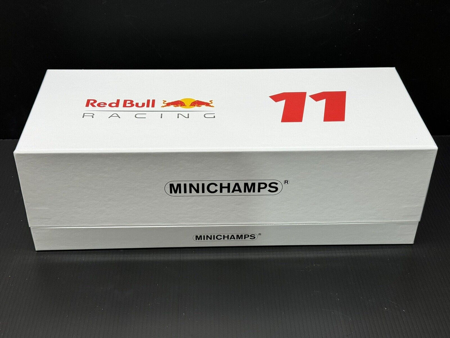 1/18 Minichamps 2021 Red Bull Racing RB16B #11 Sergio Perez Turkish GP Box Set