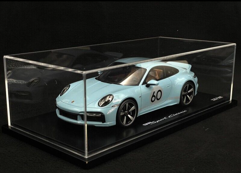 Porsche 911 Sport Classic (992) w/ Display Case - Dealer Edition - 1/18 Spark