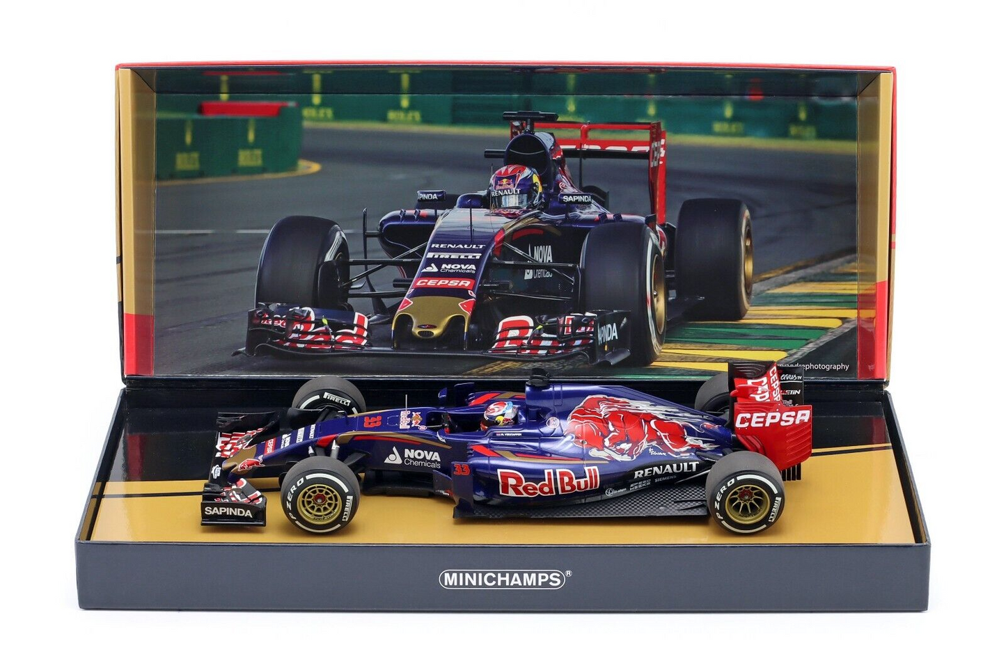 1/18 Minichamps 2015 Toro Rosso STR10 #33 Max Verstappen First Race Box Set