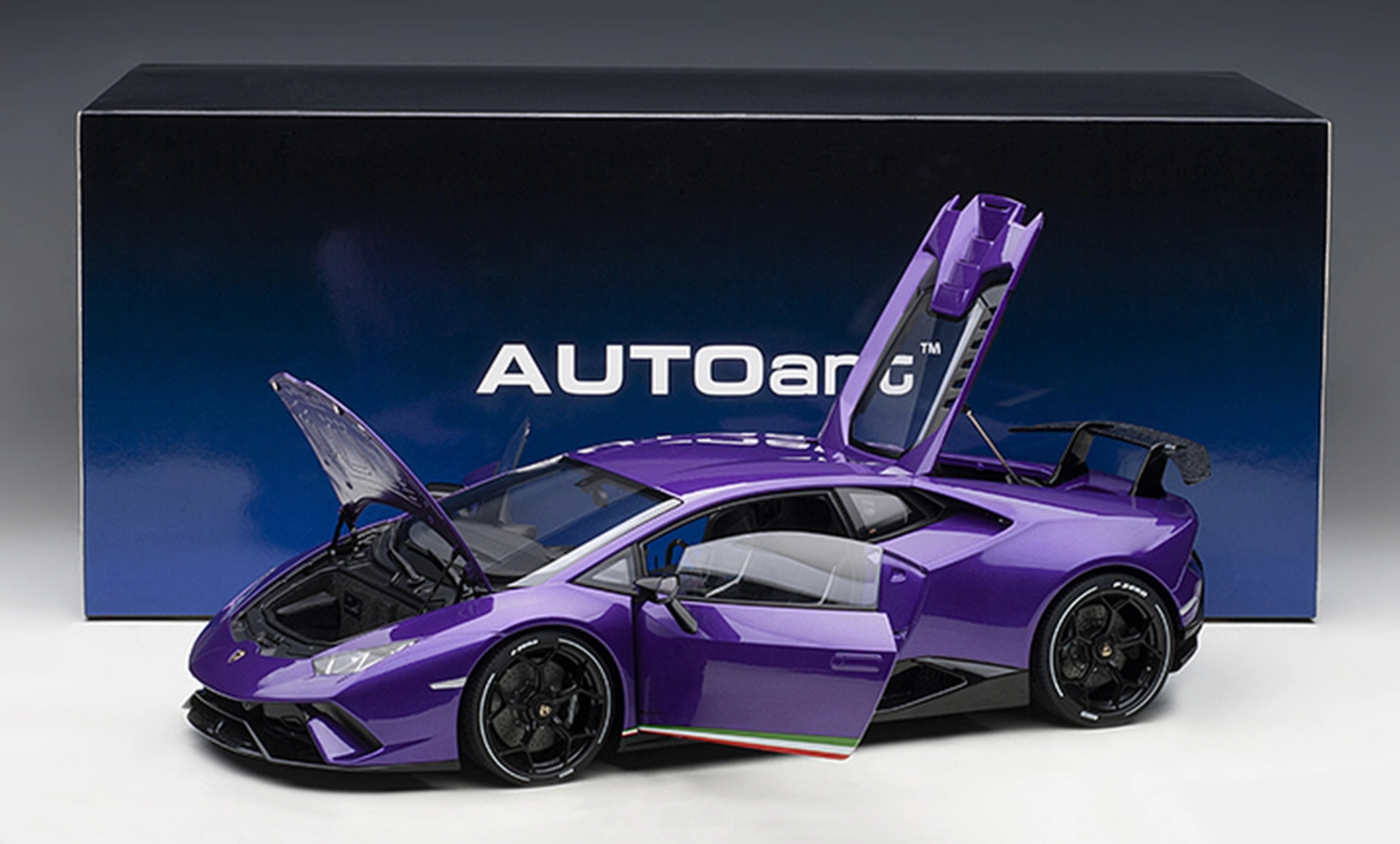 1/12 Scale Autoart Lamborghini Huracan Performante Viola Pasifae Pearl Purple