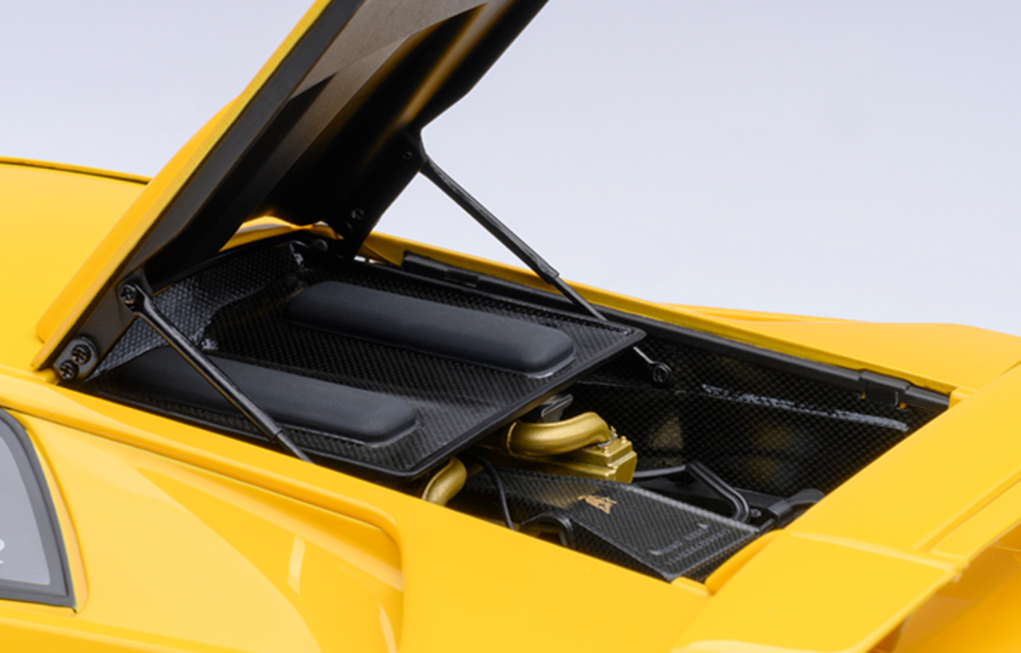 1/18 Scale Lamborghini Diablo SE30 JOTA 1994 Yellow Model Car by AUTOart