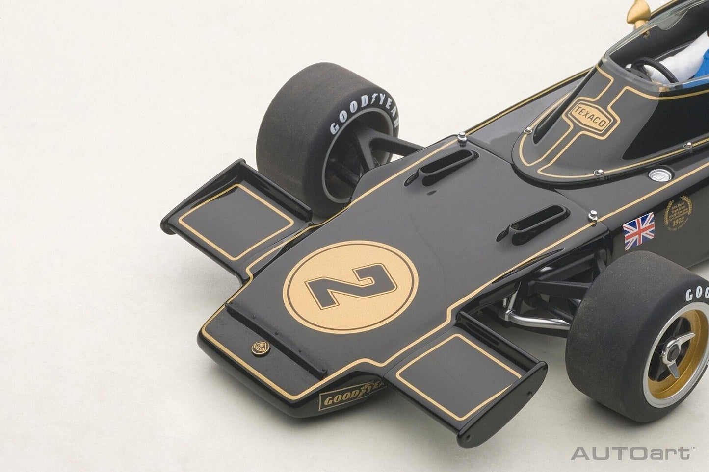 1/18 SCALE AUTOART LOTUS 72E 1973 RONNIE PETERSON #2 MODEL CAR