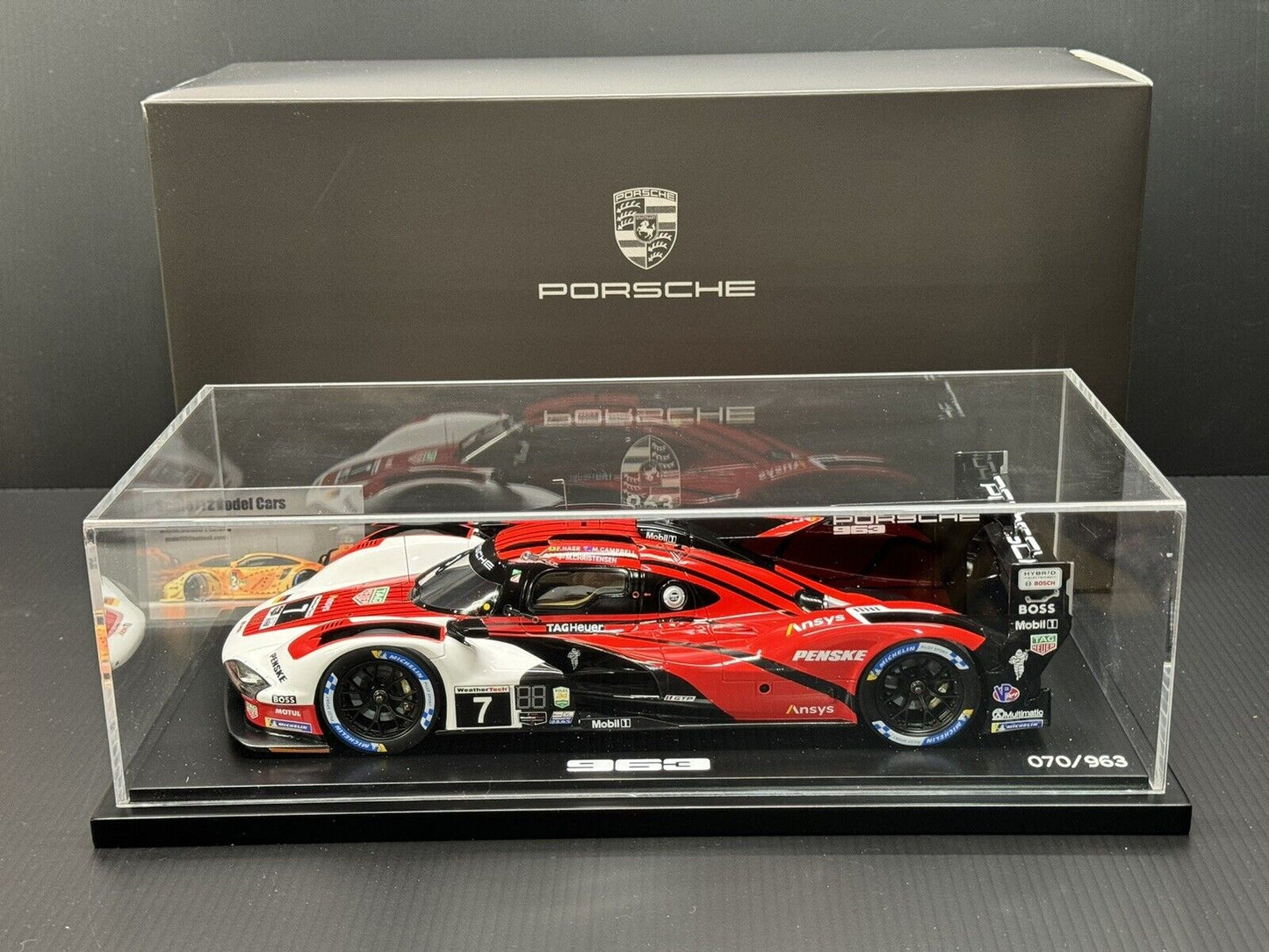 Porsche 963 LMDH #7 Porsche Penske 24h Daytona 2023 1/18 Spark w/ Display Case