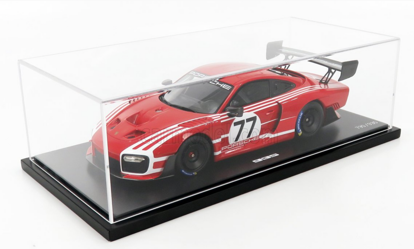 1/18 Spark 2018 911 GT2 RS Clubsport 935 Salzburg Edition #77 w/ Display Case