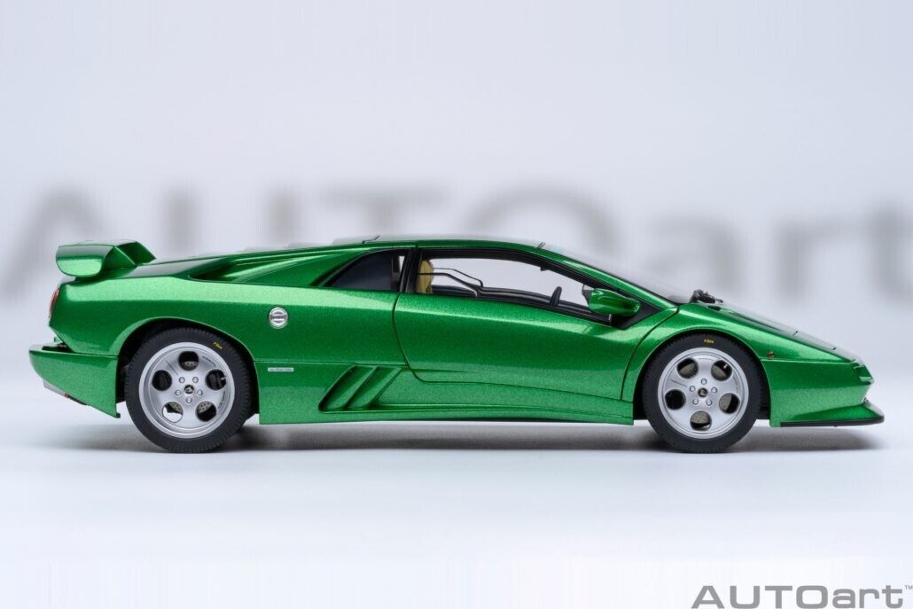 1/18 Scale Lamborghini Diablo SE30 JOTA 1994 Green Model Car by AUTOart