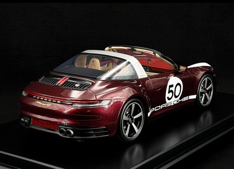 Porsche 911 Targa Heritage (992) w/ Display Case - Dealer Edition - 1/12 Spark