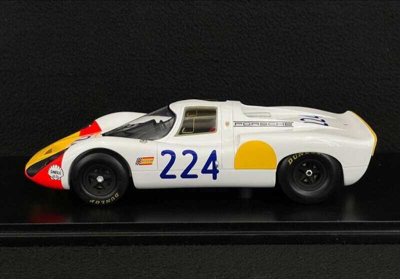 PORSCHE 907 WINNER TARGA FLORIO 1968 WITH DISPLAY CASE SPARK 1/18 MODEL CAR