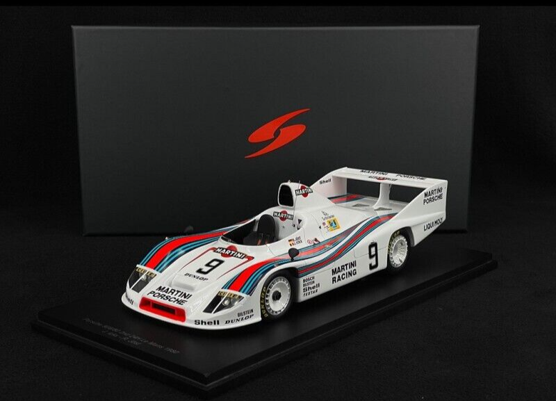 1/18 Spark PORSCHE 908/80 Sieger 24h Le Mans Martini Racing w/ Display Case