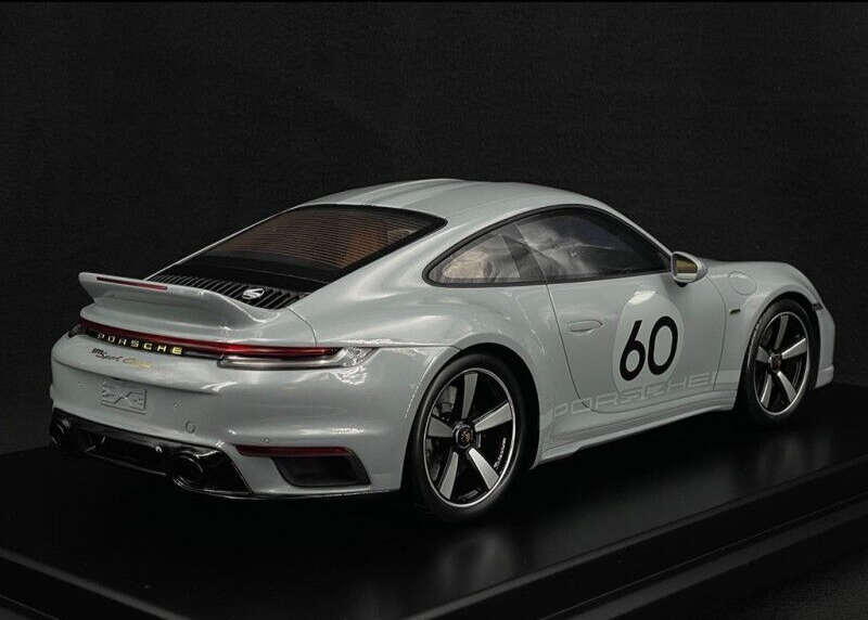 Porsche 911 Sport Classic (992) w/ Display Case - Dealer Edition - 1/12 Spark