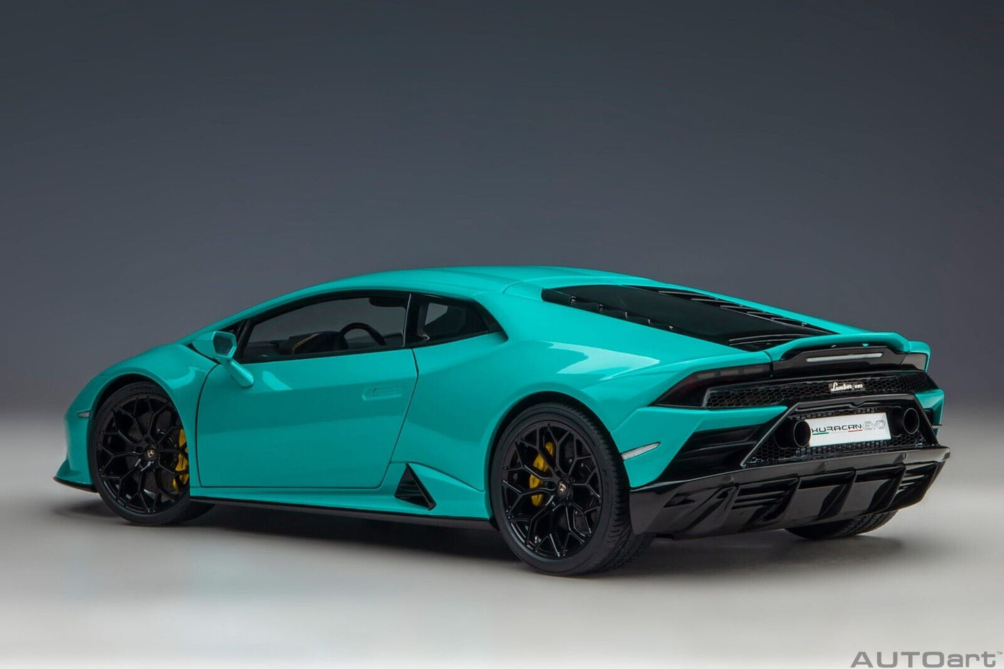 1/18 SCALE  LAMBORGHINI HURACAN EVO BLU GLAUCO BLUE MODEL CAR BY AUTOART