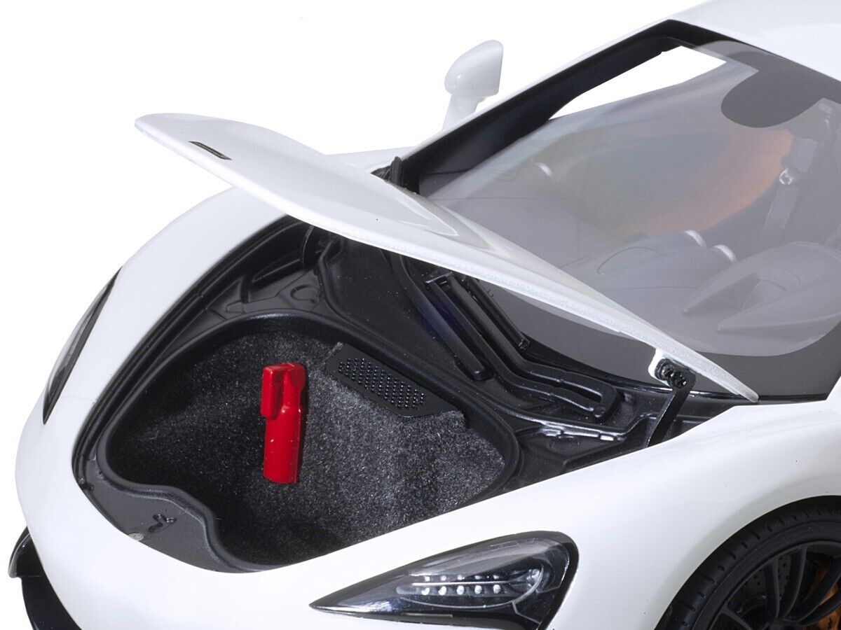 Mclaren 570S Mantis White 1/18 Model Car by Autoart