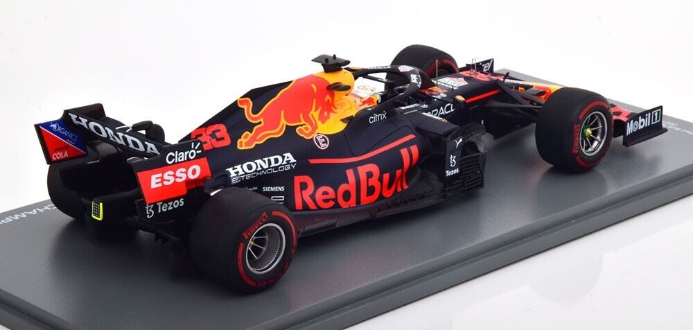 1/18 Spark 2021 Red Bull Racing RB16b #33 Max Verstappen Winner Abu Dhabi GP