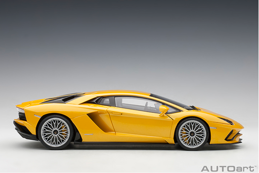 Lamborghini Aventador S Pearl Yellow AutoArt  2018 1/18 Diecast Model Car