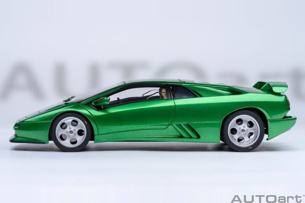 1/18 Scale Lamborghini Diablo SE30 JOTA 1994 Green Model Car by AUTOart