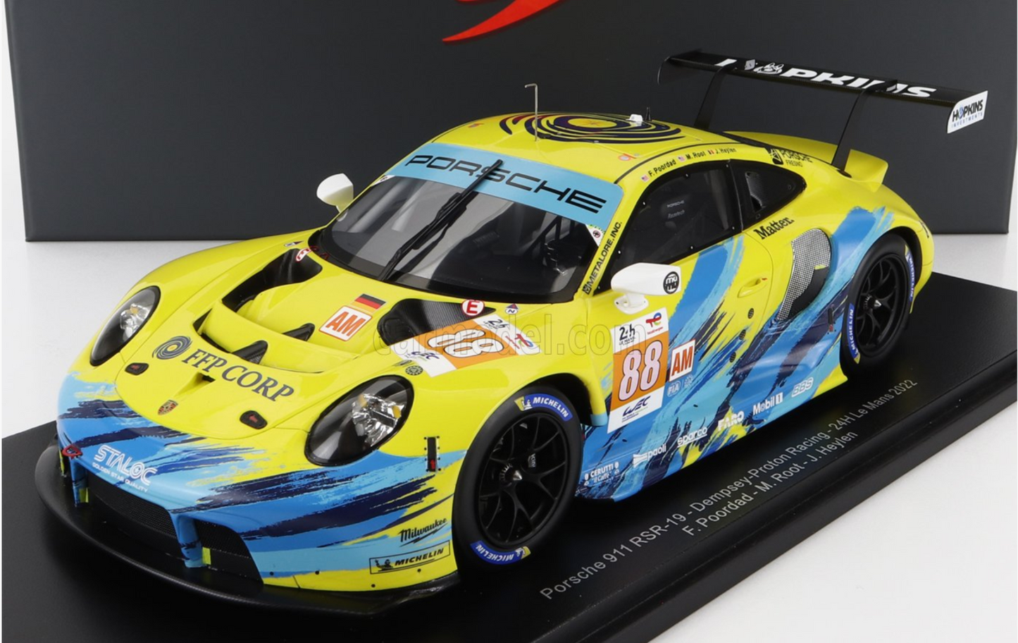 PORSCHE 911 RSR Dempsey-Proton Racing 2022 LE MANS 1/18 SPARK w/ DISPLAY CASE