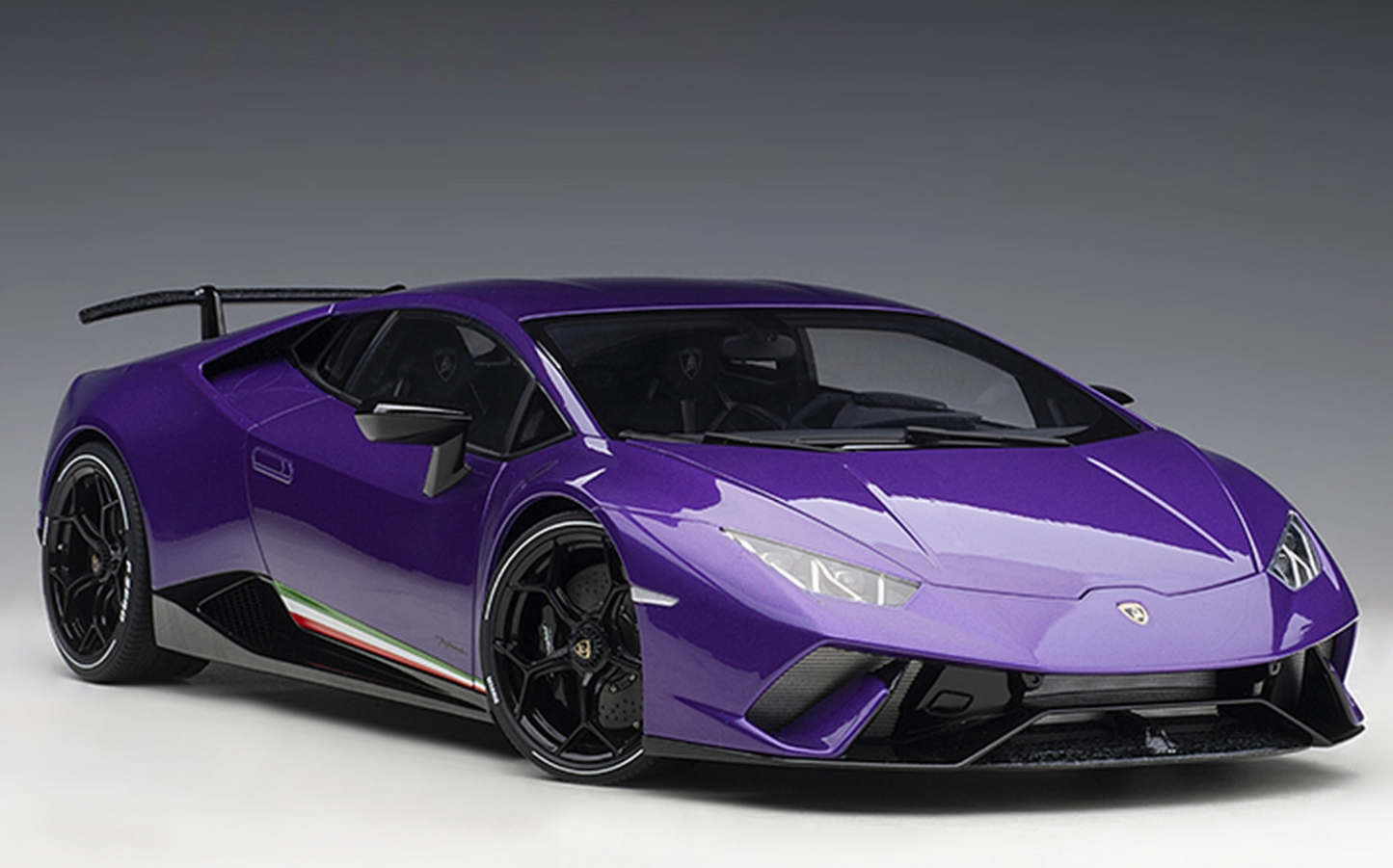 1/12 Scale Autoart Lamborghini Huracan Performante Viola Pasifae Pearl Purple