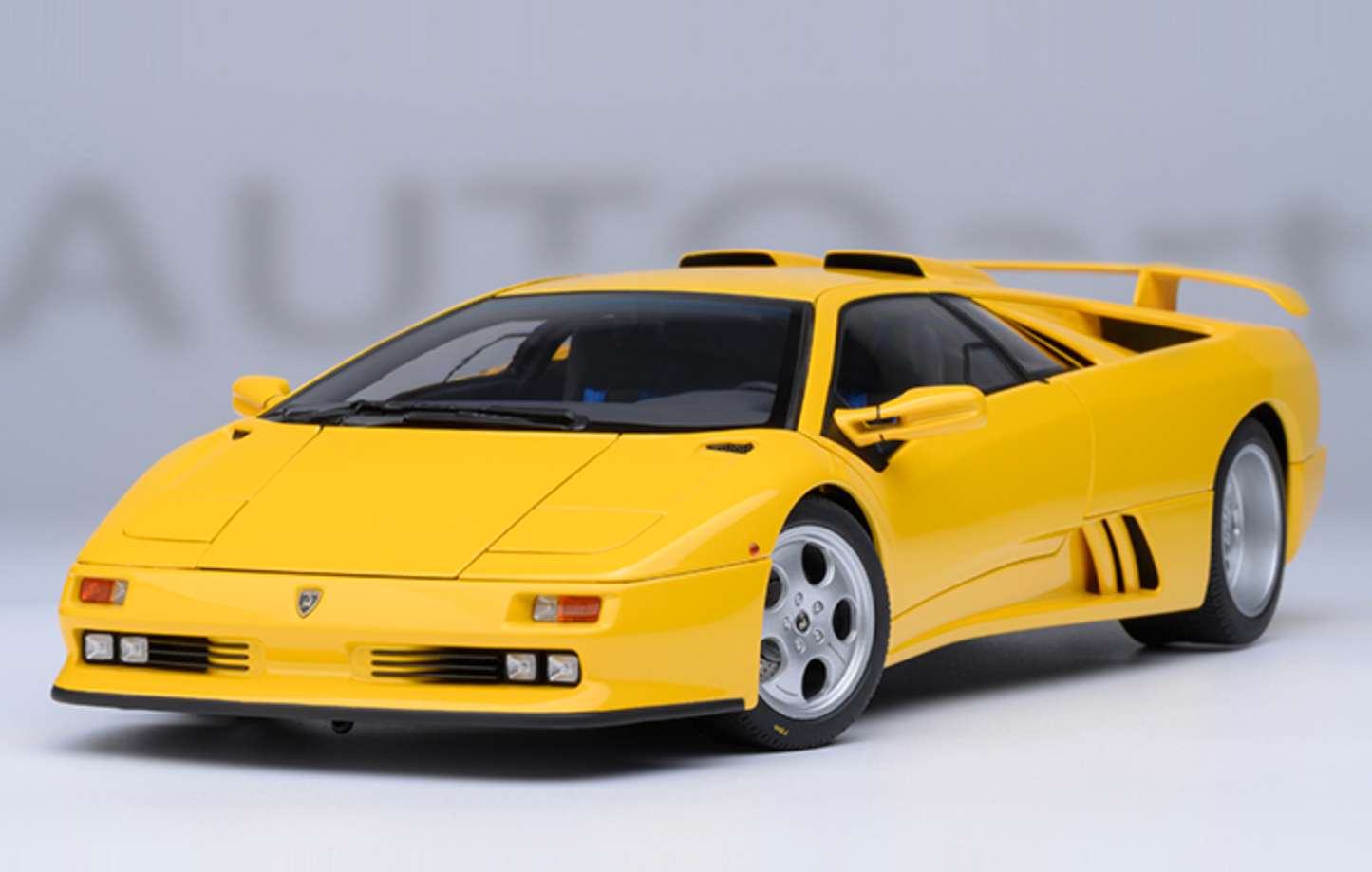 1/18 Scale Lamborghini Diablo SE30 JOTA 1994 Yellow Model Car by AUTOart