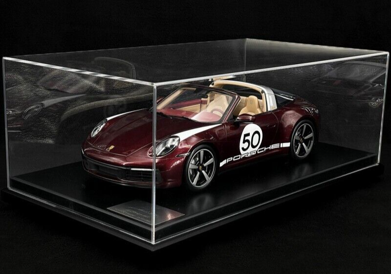 Porsche 911 Targa Heritage (992) w/ Display Case - Dealer Edition - 1/12 Spark