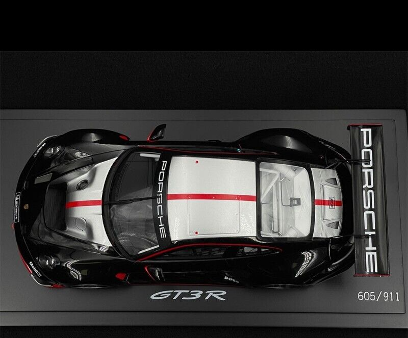 1/18 Scale Spark Porsche 911 992 GT3 R Dealer Edition w/ Display Case