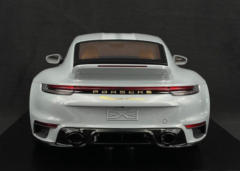 Porsche 911 Sport Classic (992) w/ Display Case - Dealer Edition - 1/12 Spark