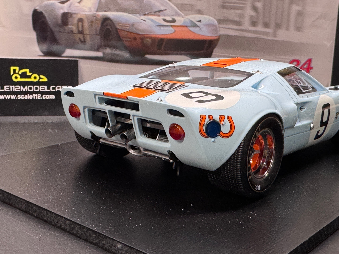 1/18 Spark Ford GT40 Gulf #9 LeMan Winner 1968 P. Rodriguez L. Bianchi 18LM68