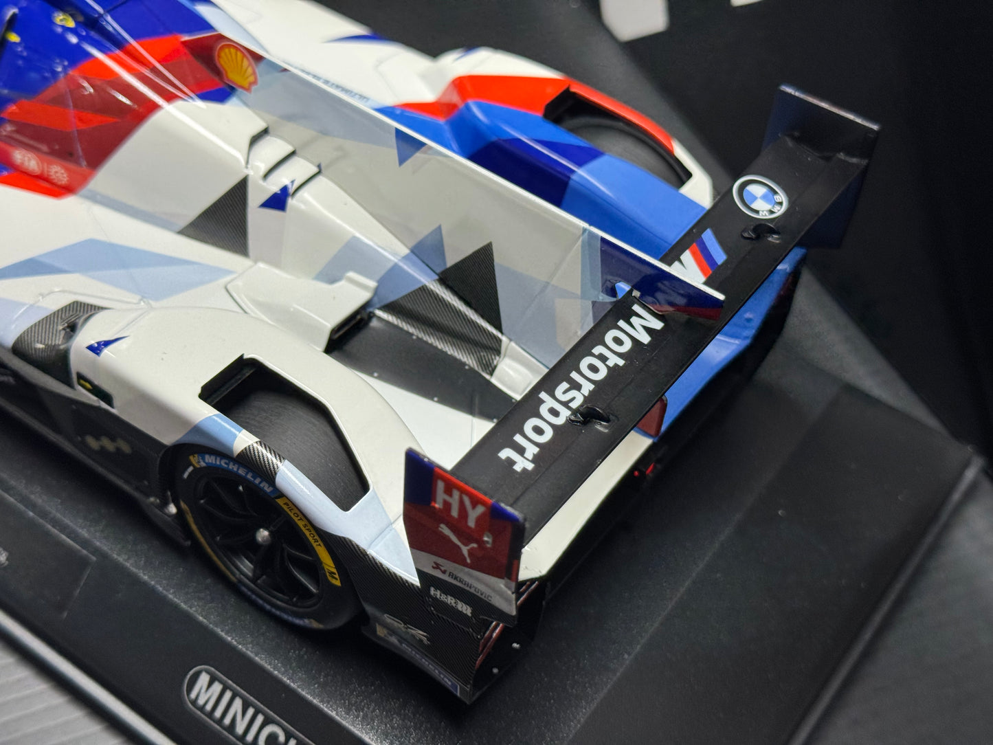 BMW M Hybrid V8 #20 Valentino Rossi Bahrain WEC Test 1 /18 Scale Minichamps