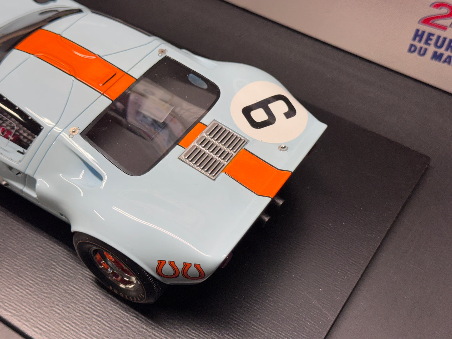 1/18 Spark Ford GT40 Gulf #9 LeMan Winner 1968 P. Rodriguez L. Bianchi 18LM68