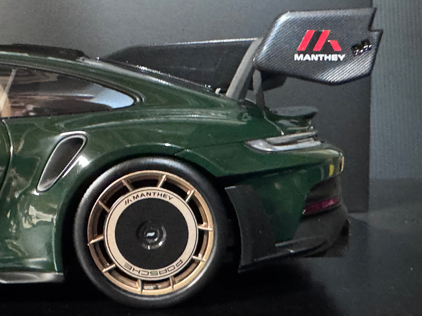 Porsche 911 GT3 RS Manthey in Brewster Green w/ Display Case 1/18 Spark Dealer Edition